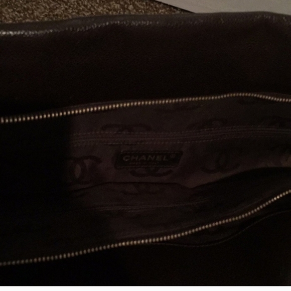 Chanel Handbag - Picture 3 of 6